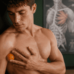 douleur grand pectoral automassage balle