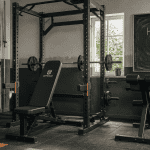 Salle équipée pour musculation à domicile